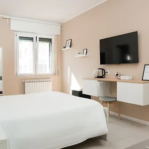 como-rooms-apartments-t10.it-lombardy.com/